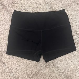 Original Short 2.5 mid rise size small in balck